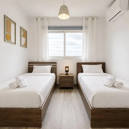 Olympus Stylish 2-br & Balcony In