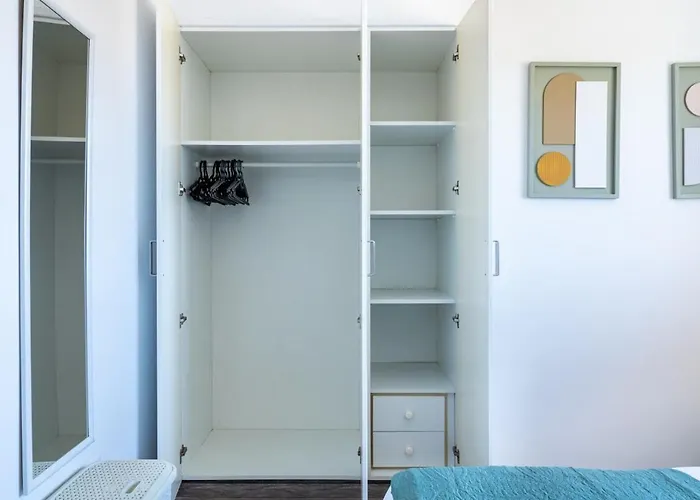 Apartament Olympus Stylish 2-br & Balcony In Larnaca