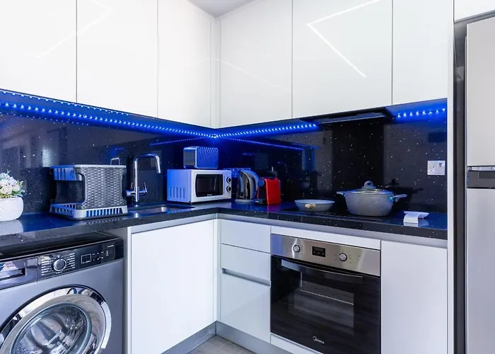 Olympus Stylish 2-br & Balcony In Apartament *