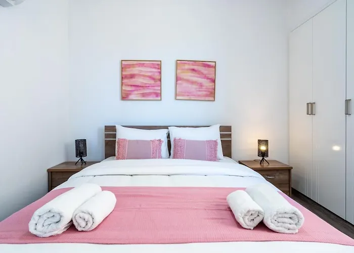 Olympus Stylish 2-br & Balcony In Apartament Larnaca