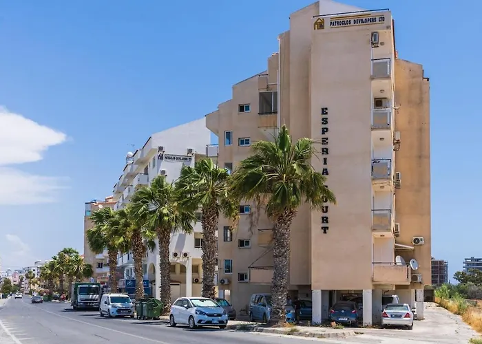 Olympus Stylish 2-br & Balcony In Apartament Larnaca