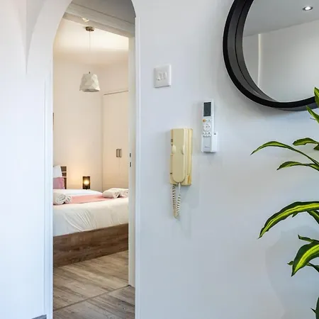 Olympus Stylish 2-br & Balcony In Appartement Larnaca