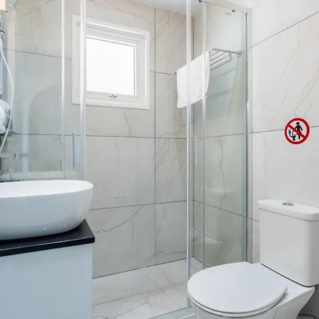 Lejlighed Olympus Stylish 2-br & Balcony In Larnaca